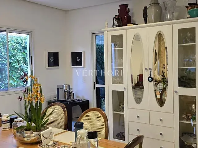 Casa 3 quartos e 4 banheiros, para alugar, no bairro Esperança em Londrina