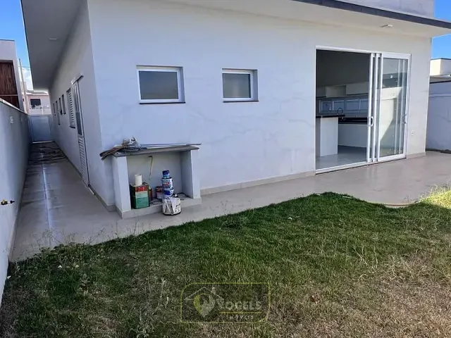 Casa 3 quartos e 4 banheiros, à venda, no bairro Residencial Portal do Sol em Holambra