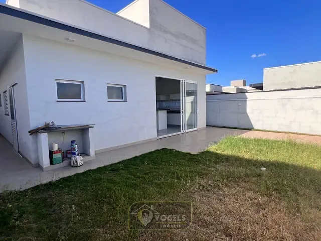 Casa 3 quartos e 4 banheiros, à venda, no bairro Residencial Portal do Sol em Holambra