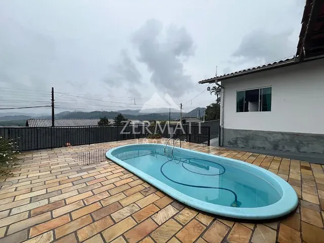 Casa com 383m² 3 quartos e 2 banheiros, à venda, no bairro Bela Vista em Gaspar