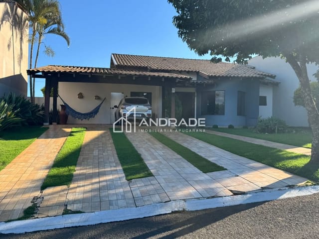 Casa com 650m² 6 quartos e 3 banheiros, à venda, no bairro Jardim Menegazzo em Apucarana