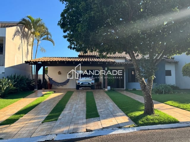 Casa com 650m² 6 quartos e 3 banheiros, à venda, no bairro Jardim Menegazzo em Apucarana