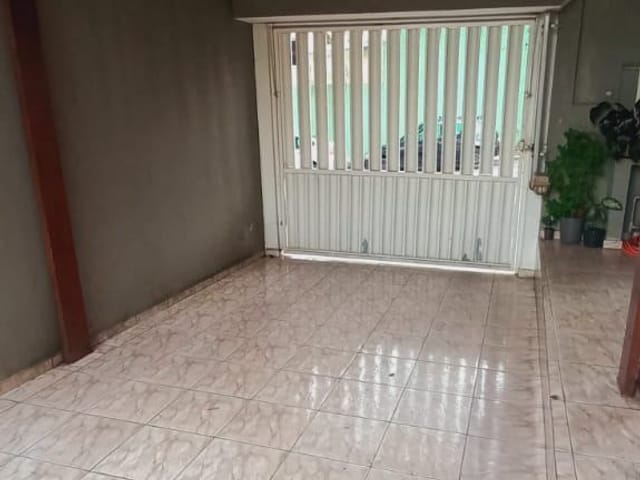 Casa com 300m² 3 quartos e 2 banheiros, à venda, no bairro Parque Novo Oratório em Santo André