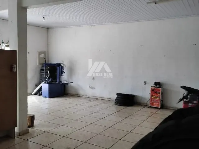 Casa com 355m² 3 quartos e 2 banheiros, à venda, no bairro Dos Estados em Guarapuava
