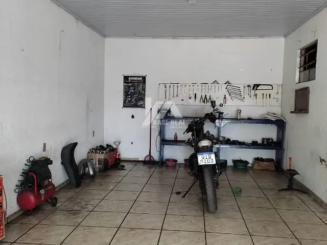 Casa com 355m² 3 quartos e 2 banheiros, à venda, no bairro Dos Estados em Guarapuava