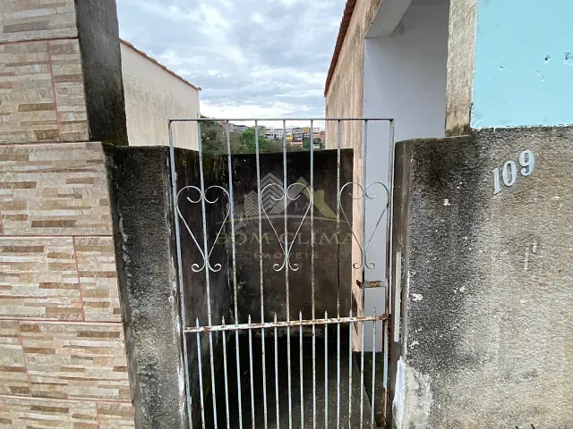 Casa com 70m² 2 quartos e 1 banheiro, para alugar, no bairro Grajaú em Juiz de Fora