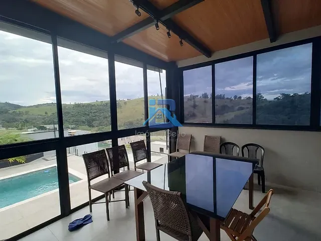 Casa com 665m² 4 quartos e 5 banheiros, à venda ou para alugar, no bairro Itapema em Itatiba