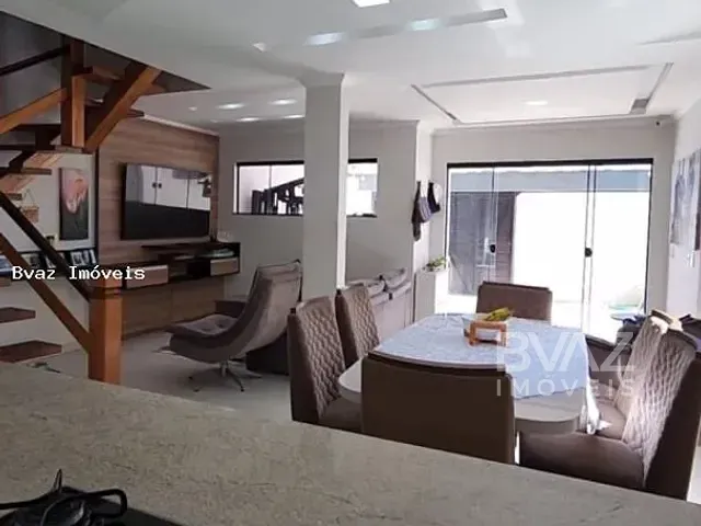 Casa com 137m² 4 quartos e 4 banheiros, à venda, no bairro Portinho em Cabo Frio
