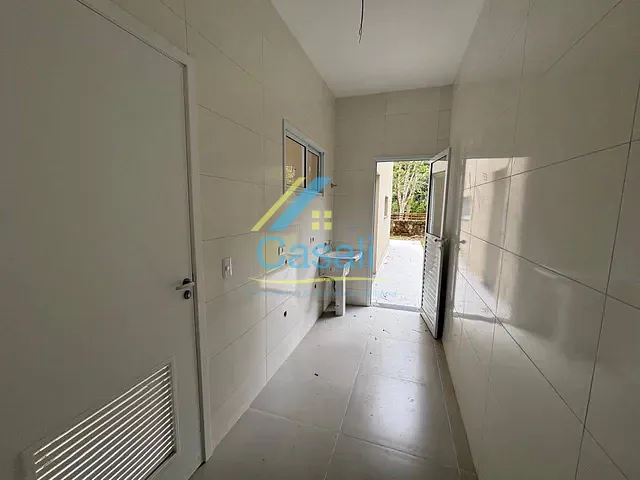 Casa com 360m² 3 quartos e 2 banheiros, à venda, no bairro Bairro do Cambará em São Roque