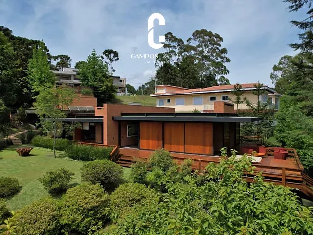Casa com 11584m² 8 quartos e 11 banheiros, à venda, no bairro Vila Capivari em Campos Do Jordão
