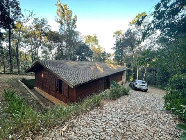 Casa com 2400m² 3 quartos e 1 banheiro, à venda, no bairro Pasárgada em Nova Lima