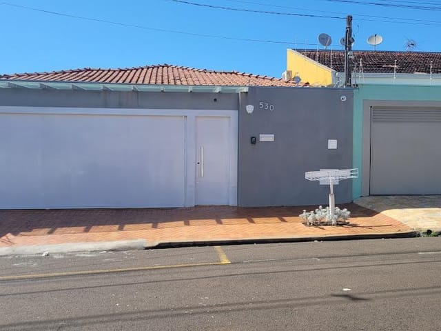 Casa com 275m² 3 quartos e 4 banheiros, à venda, no bairro Parque Residencial Nova Franca em Franca