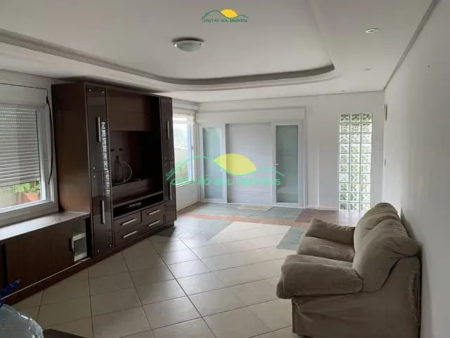 Casa com 468m² 3 quartos e 2 banheiros, à venda, no bairro Morro das Pedras em Florianópolis