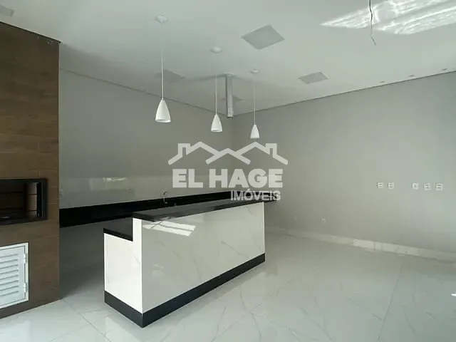 Casa com 502m² 3 quartos e 4 banheiros, à venda, no bairro Parque Universitário em Cuiabá