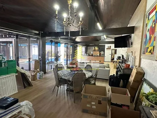 Casa 5 quartos e 3 banheiros, à venda ou para alugar, no bairro Centro-Sul em Sorriso