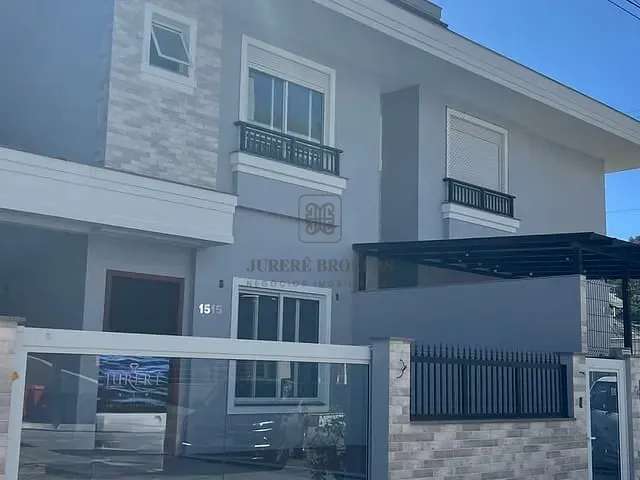 Casa 4 quartos e 5 banheiros, à venda, no bairro Jurerê Internacional em Florianópolis