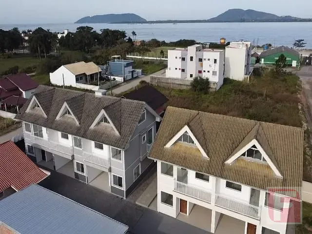 Casa 3 quartos e 3 banheiros, à venda, no bairro Pontal do Norte em Itapoá