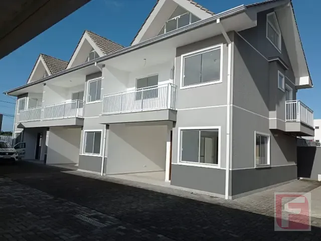 Casa 3 quartos e 3 banheiros, à venda, no bairro Pontal do Norte em Itapoá