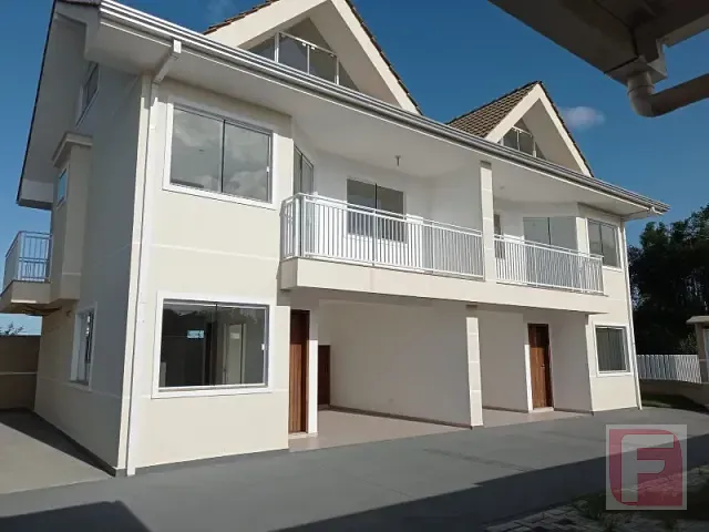 Casa 3 quartos e 3 banheiros, à venda, no bairro Pontal do Norte em Itapoá