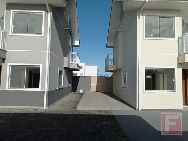 Casa 3 quartos e 3 banheiros, à venda, no bairro Pontal do Norte em Itapoá
