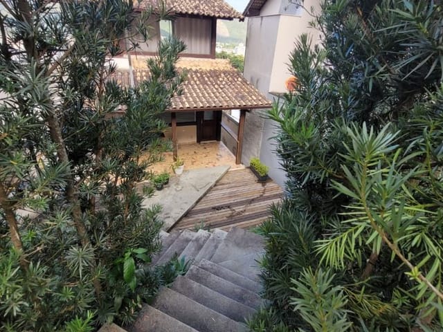 Casa com 445m² 3 quartos e 4 banheiros, à venda, no bairro Itaipu em Niterói