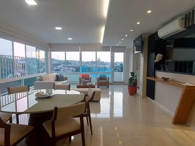 Casa com 680m² 3 quartos e 6 banheiros, à venda, no bairro Nova Guaxupé em GUAXUPÉ