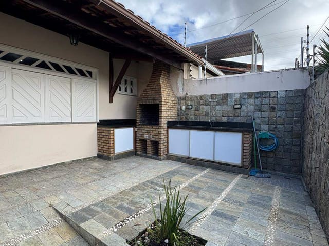 Casa 5 quartos e 4 banheiros, à venda ou para alugar, no bairro Jabotiana em Aracaju
