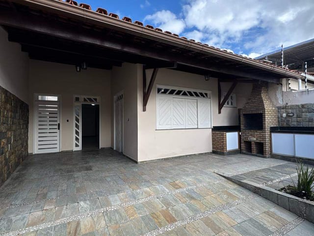 Casa 5 quartos e 4 banheiros, à venda ou para alugar, no bairro Jabotiana em Aracaju