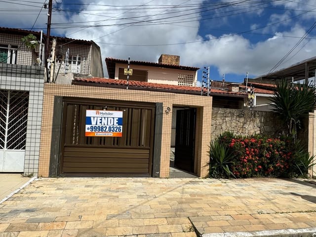 Casa 5 quartos e 4 banheiros, à venda ou para alugar, no bairro Jabotiana em Aracaju