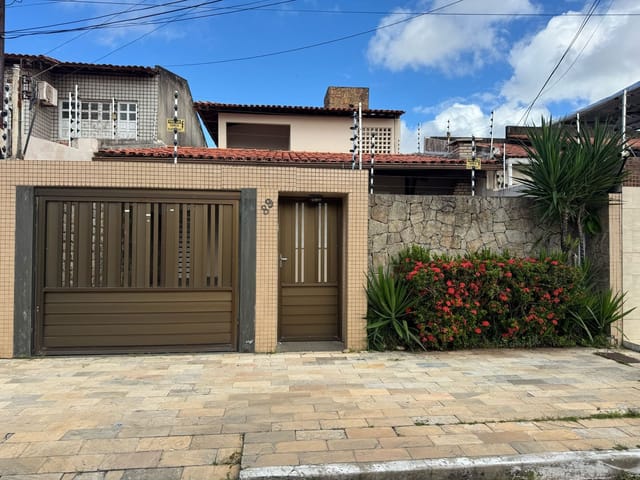 Casa 5 quartos e 4 banheiros, à venda ou para alugar, no bairro Jabotiana em Aracaju
