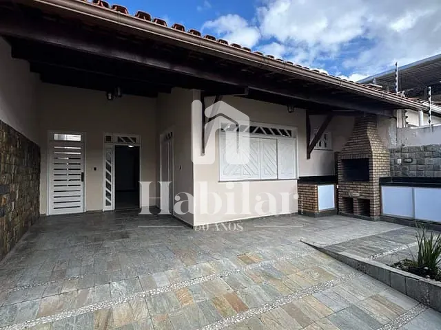 Casa 5 quartos e 4 banheiros, à venda, no bairro Jabotiana em Aracaju