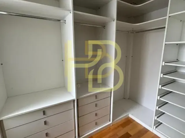 Casa 2 quartos e 2 banheiros, à venda ou para alugar, no bairro Parque Campolim em Sorocaba