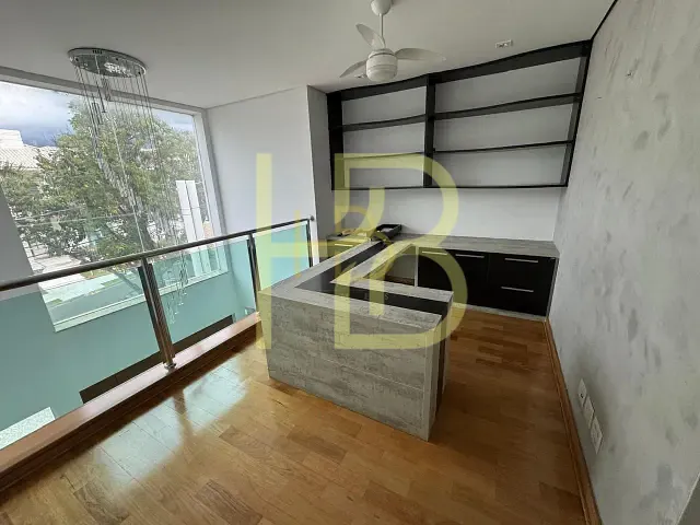 Casa 2 quartos e 2 banheiros, à venda ou para alugar, no bairro Parque Campolim em Sorocaba