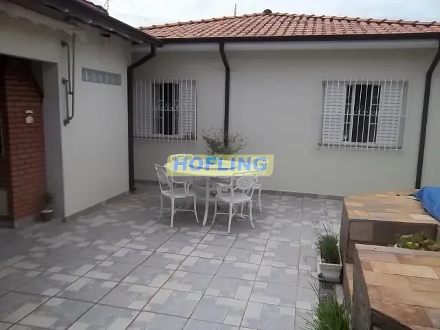 Casa com 310m² 3 quartos e 1 banheiro, à venda, no bairro Estádio em Rio Claro