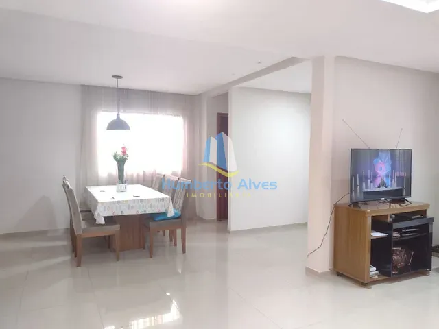 Casa com 232m² 3 quartos e 1 banheiro, à venda, no bairro Felícia em Vitória da Conquista