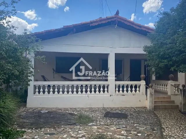Casa com 410m² 3 quartos e 2 banheiros, à venda, no bairro Jardim Novo Mundo em Goiânia