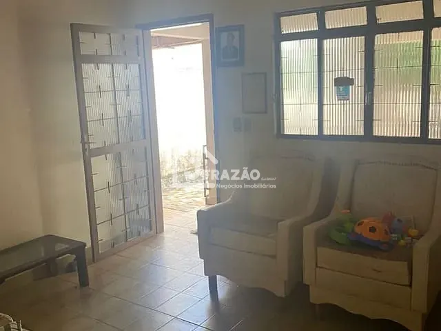 Casa com 410m² 3 quartos e 2 banheiros, à venda, no bairro Jardim Novo Mundo em Goiânia