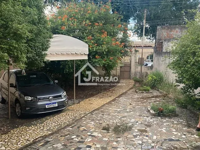Casa com 410m² 3 quartos e 2 banheiros, à venda, no bairro Jardim Novo Mundo em Goiânia