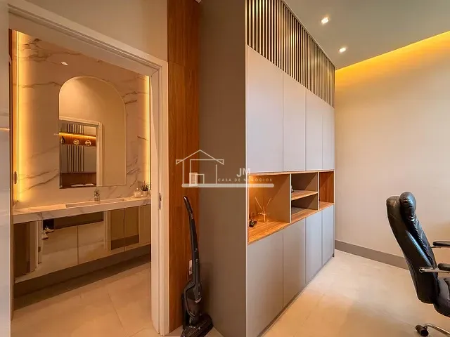 Casa com 460m² 3 quartos e 5 banheiros, à venda, no bairro Granja Marileusa em Uberlândia