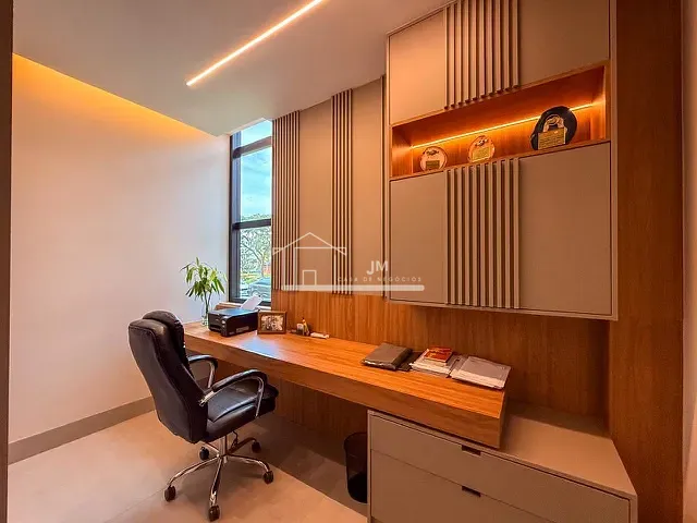 Casa com 460m² 3 quartos e 5 banheiros, à venda, no bairro Granja Marileusa em Uberlândia