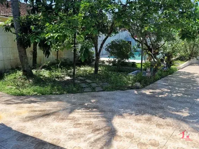 Casa 2 quartos e 3 banheiros, à venda, no bairro Corumba em Itanhaém