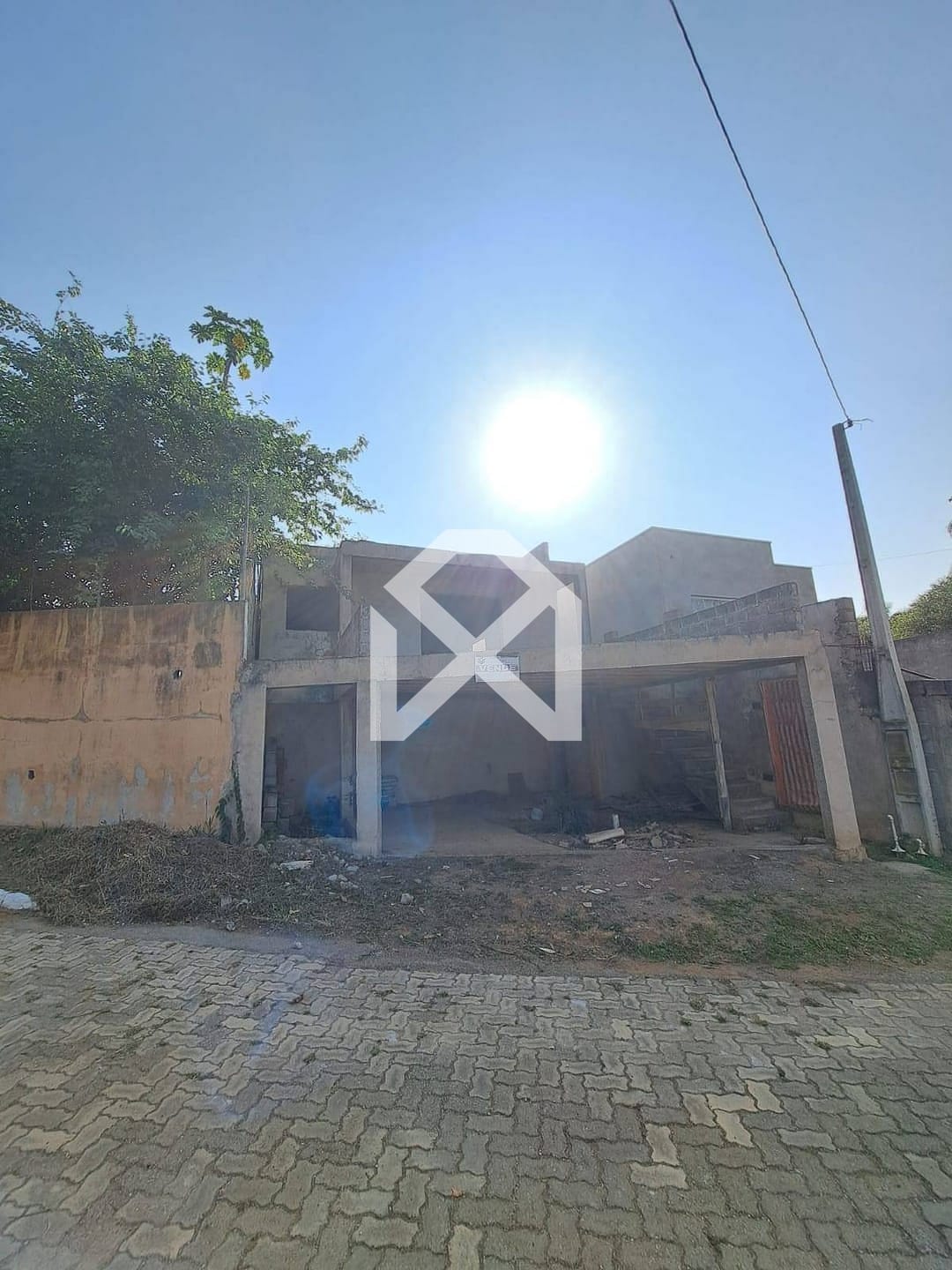 Casa à venda com 3 quartos, 205m² - Foto 1