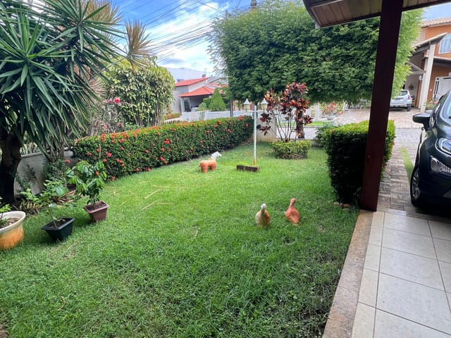 Casa 4 quartos e 6 banheiros, à venda, no bairro Aruana em Aracaju