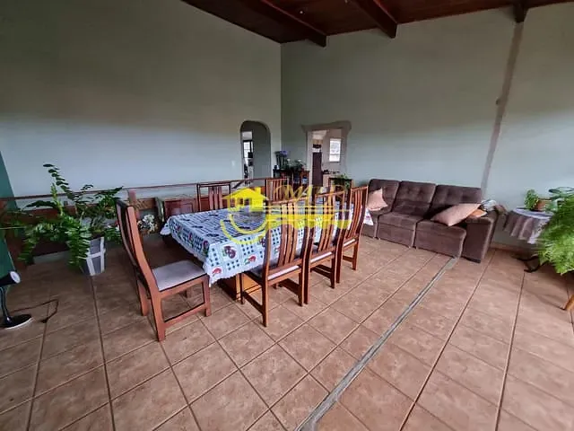 Casa com 250m² 3 quartos e 1 banheiro, à venda, no bairro Parque Jambeiro em Campinas