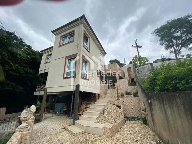 Casa com 934m² 3 quartos e 6 banheiros, à venda, no bairro Fazenda em Itajaí
