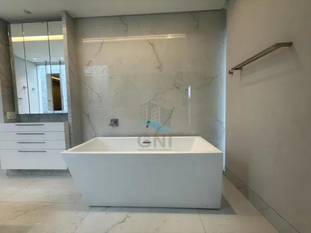 Casa com 868m² 3 quartos e 3 banheiros, à venda, no bairro Esperança em Londrina