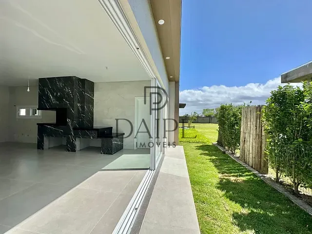 Casa com 360m² 3 quartos e 3 banheiros, à venda, no bairro Dubai em Capão da Canoa