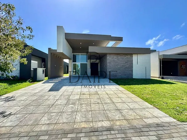 Casa com 360m² 3 quartos e 3 banheiros, à venda, no bairro Dubai em Capão da Canoa