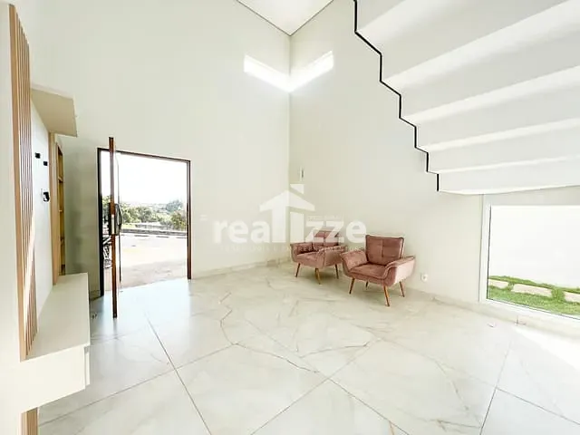 Casa com 324m² 4 quartos e 4 banheiros, à venda, no bairro Loteamento Residencial Caiobã em Itapira