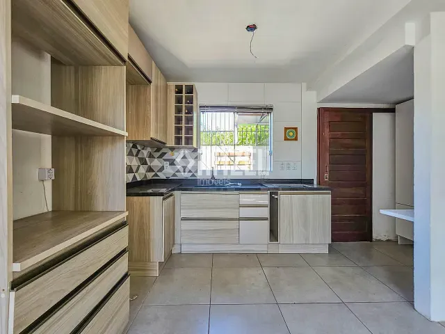Casa 2 quartos e 2 banheiros, para alugar, no bairro Petrópolis em Novo Hamburgo